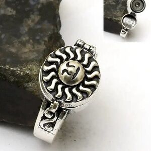 Sterling poison Sun Design Locket Ring